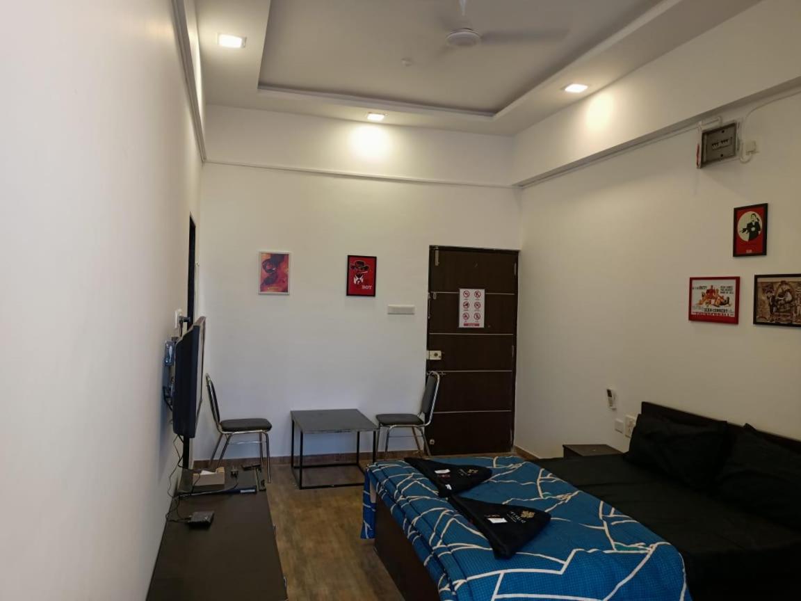 Marigold Stay Jambhulpada Bagian luar foto