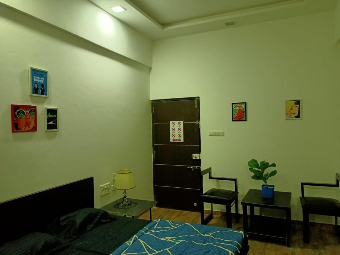 Marigold Stay Jambhulpada Bagian luar foto