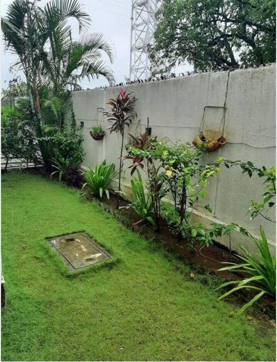 Marigold Stay Jambhulpada Bagian luar foto